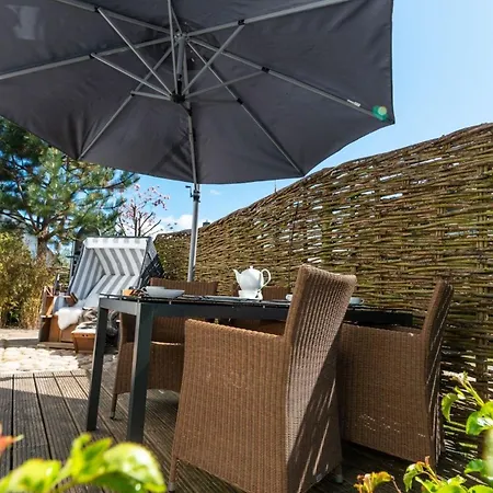 Charmantes In Tinnum Mit Eigenem Garten Rantum (Sylt)